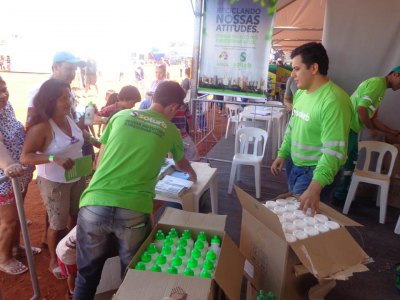 Solurb promove conscientizaÃ§Ã£o ambiental durante aÃ§Ã£o social em Campo Grande